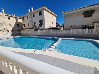 Lloguer Apartament  Calle calle pintor antonio lópez. Planta baja bungalow en las viñas 3