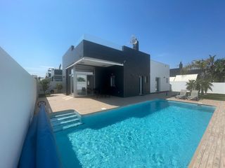 Xalet a Pilar de la Horadada Ciudad. Excepcional villa en pilar de la horadada lujosa villa de una pl