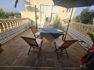 Maison à Dolores. Casa de 2 plantas con terraza grande y vistas a las montañas