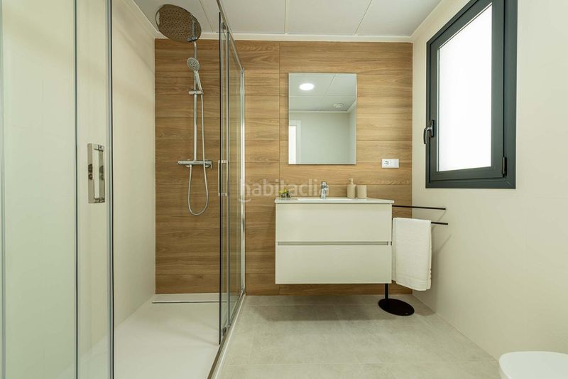 Foto c929828f-5a57-4fff-9128-f4eece7e4a50. Casa adossada amb aparcament piscina a Cox