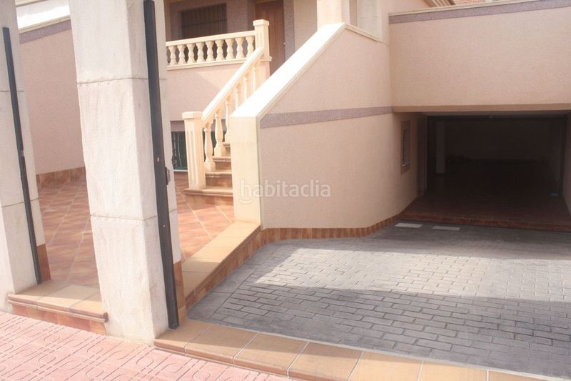 Foto b0e203dd-5672-4720-9452-37c737eb66a5. Casa adossada amb aparcament piscina a Centro - Muelle Pesquero Torrevieja