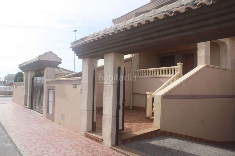 Foto b21a23da-ba57-43c0-8340-fe53eccfce36. Casa adossada amb aparcament piscina a Centro - Muelle Pesquero Torrevieja