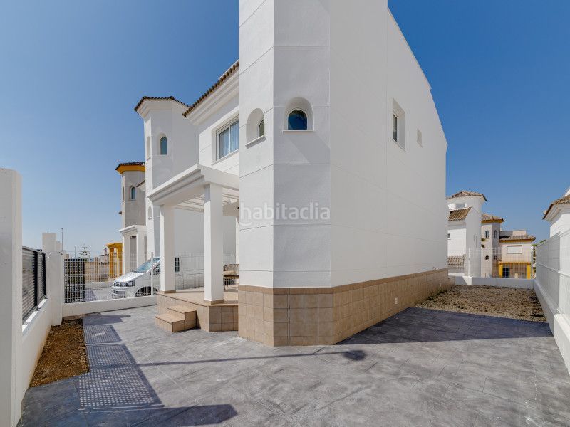 Foto b8f752f5-4d69-490c-897e-f2756168ca40. Xalet amb piscina a San Fulgencio