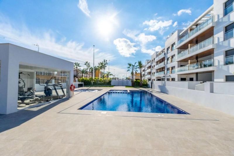 Foto 42c07f20-dba4-40ff-991e-b9192efb4f05. Apartament amb calefacció piscina a Aguas Nuevas Torrevieja