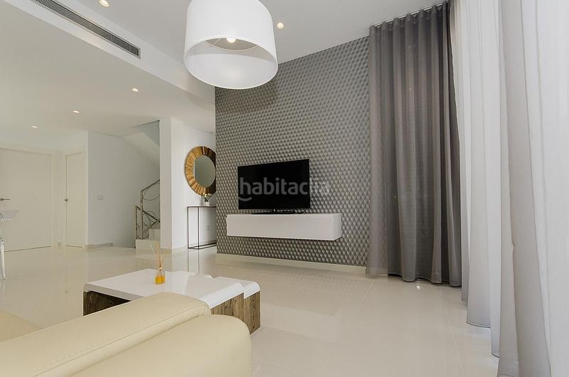 Foto 301e72b3-59c2-49e9-a9b4-731de2b44111. Chalet en Campoamor Orihuela