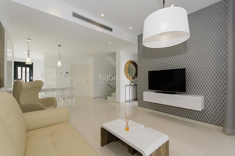 Foto d53c4a35-2f70-4382-b003-ed0bdadb7d99. Chalet en Campoamor Orihuela