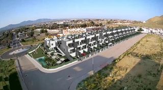Casa adossada a Cox