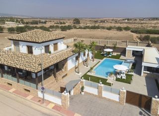 Chalet in Jerónimo y Avileses