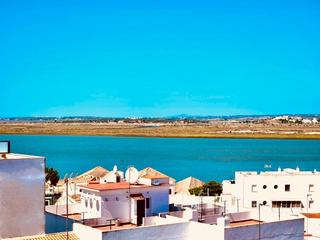 Apartament a Ayamonte ciudad. Casa típica de pueblo con vistas al río guadiana en ayamonte pue