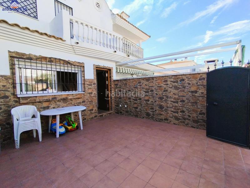 Foto 4b5a616b-b389-49b4-a1bc-01e84f5b187e. Casa adossada amb calefacció piscina a El Portil