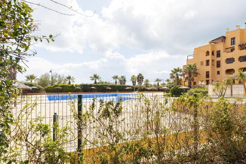 Foto 0381e952-01a2-4b99-a523-63f460da1900. Apartament amb calefacció aparcament piscina a Isla Canela Ayamonte
