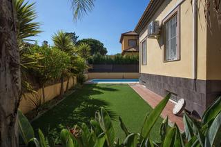 Chalet  Urbanizacion palmeritas. Chalet independiente en urb. las palmeritas  la redondelaisla cr