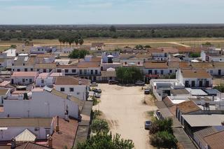 Casa  Calle ajolí. Entre marismas y tradición, tu hogar en el rocío