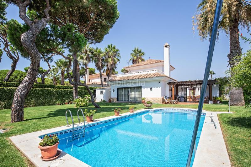 Foto 8f40d3ef-5c6a-4abe-8f78-e26df68d9f1a. Chalet la villa que estabas esperando en nuevo portil en El Portil