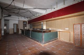 Affitto Locale commerciale in Carrer de lluís oliag 26. Local para reformar en luis oliag