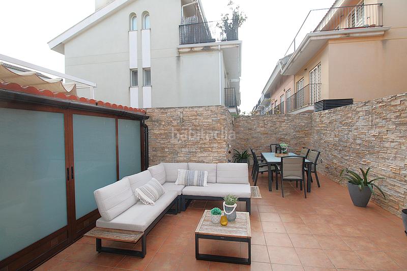 Foto 0f08e829-d1b8-4708-ab3a-282e634da7a2. Casa adosada adosado , junto a la parada de metro. en Moncada