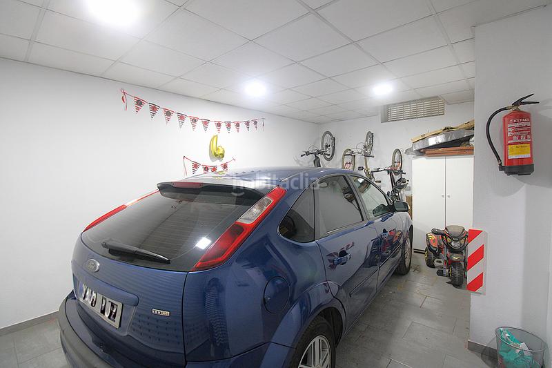 Foto 45ce5f1c-a58f-43cd-9cce-072b6366c6e4. Casa adosada adosado , junto a la parada de metro. en Moncada