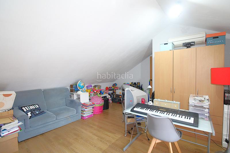 Foto 465a9e73-8b12-417b-834a-06b2c48e1796. Casa adosada adosado , junto a la parada de metro. en Moncada