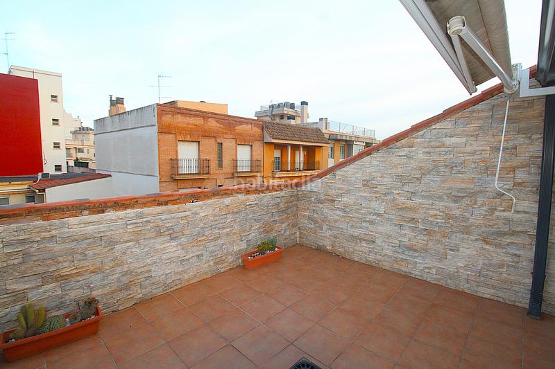 Foto 50f9bca9-462c-40c0-a4d0-8736997af748. Casa adosada adosado , junto a la parada de metro. en Moncada