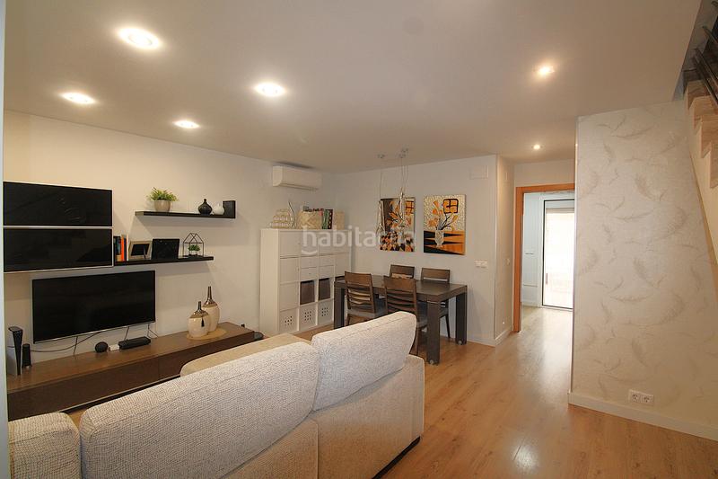 Foto 658d105a-a826-4d49-9a12-3e41413eebe0. Casa adosada adosado , junto a la parada de metro. en Moncada