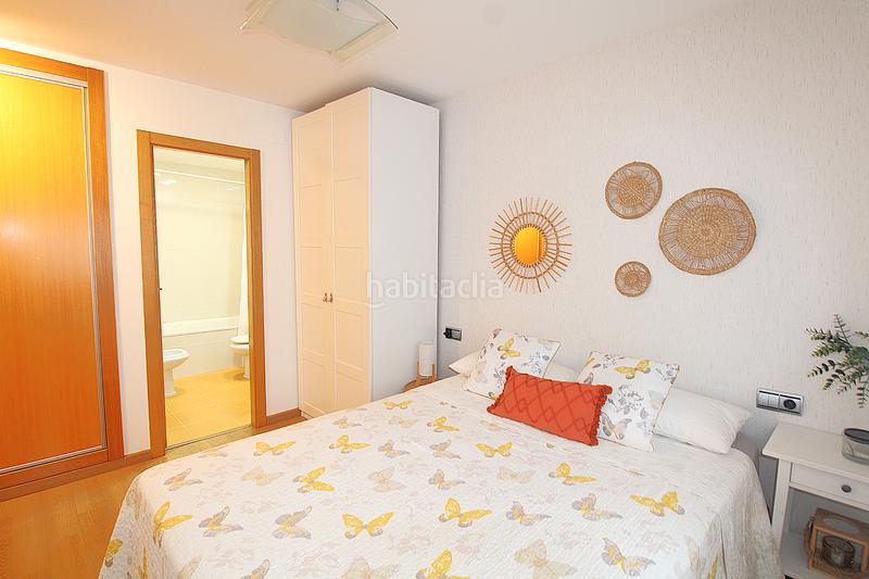 Foto 6cb0b7cf-9c5c-47d0-858e-0c95d0d434f9. Casa adosada adosado , junto a la parada de metro. en Moncada