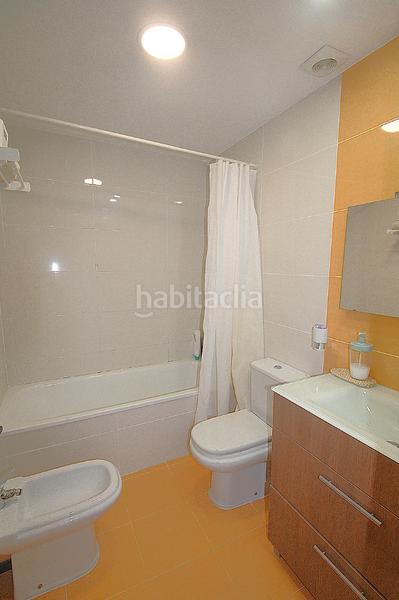 Foto 807eedd6-b4ab-48f7-a63b-50736d1802aa. Casa adosada adosado , junto a la parada de metro. en Moncada