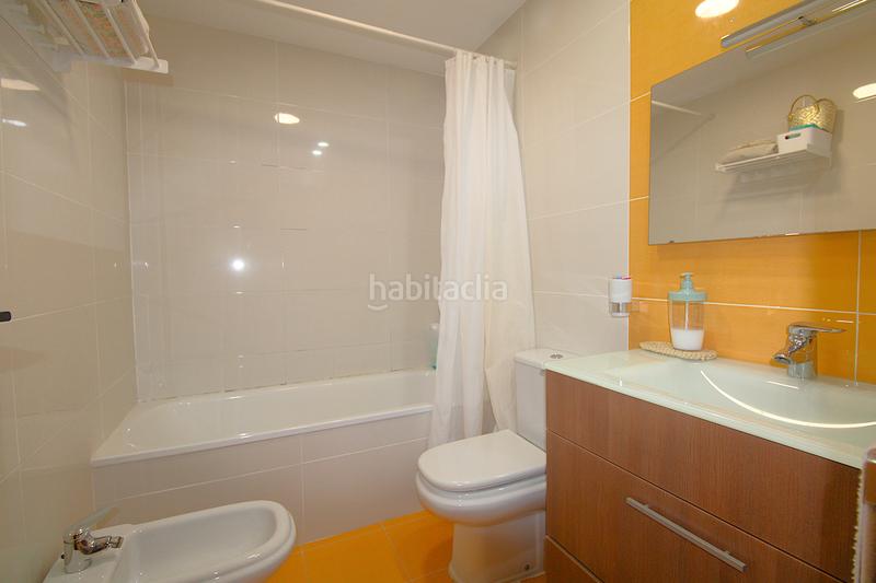 Foto 951bcf2c-d8f4-4afd-b838-6986a54e33d6. Casa adosada adosado , junto a la parada de metro. en Moncada