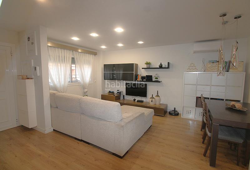 Foto 98e97168-2902-43f4-b904-bb8fab7817e0. Casa adosada adosado , junto a la parada de metro. en Moncada