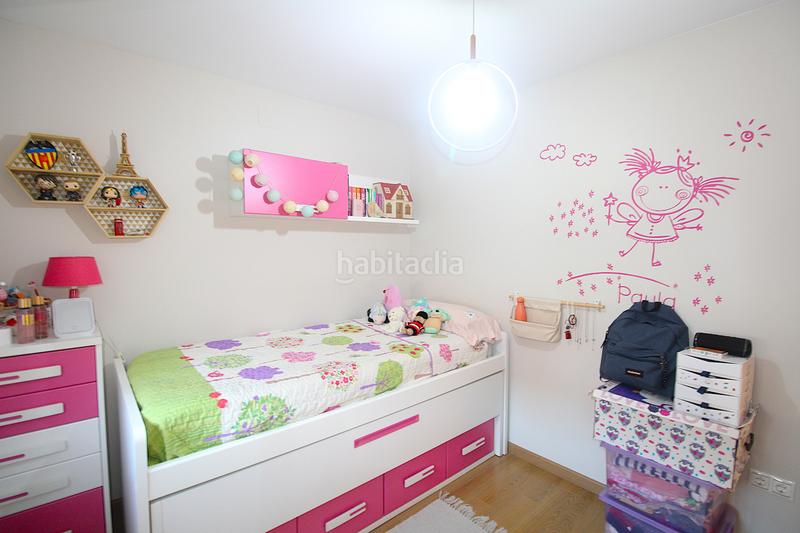 Foto c9ccd075-4976-4bf5-ad02-7b7af45ce45c. Casa adosada adosado , junto a la parada de metro. en Moncada