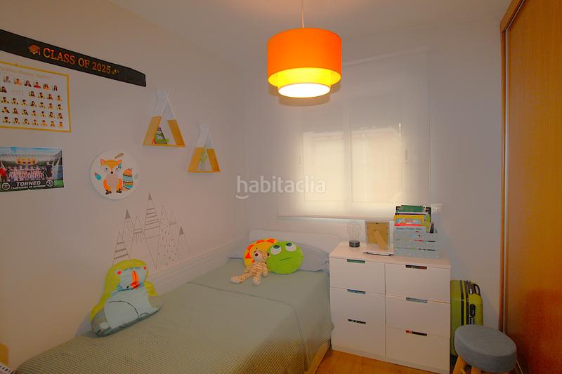 Foto e507b985-1d6f-40d8-8f47-3e7223c96a6c. Casa adosada adosado , junto a la parada de metro. en Moncada