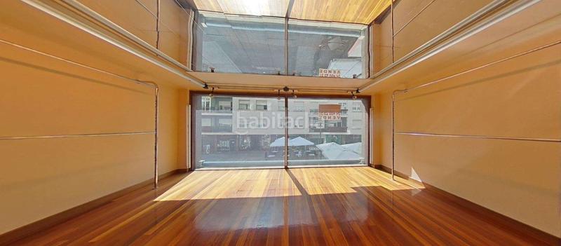 Foto e0377b5a-437f-4316-8a23-8dfe34a17af6. Alquiler local comercial preciosa lonja en el centro de Las Arenas en Getxo
