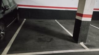 Parking coche en Polígono Rojo-Aldapa. Plaza de garaje en urbanización aldapa