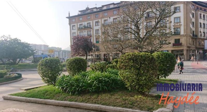 Foto b00d622c-5c5c-4d60-9d0c-e822044e26df. Piso  en plaza zubia en Las Arenas Getxo