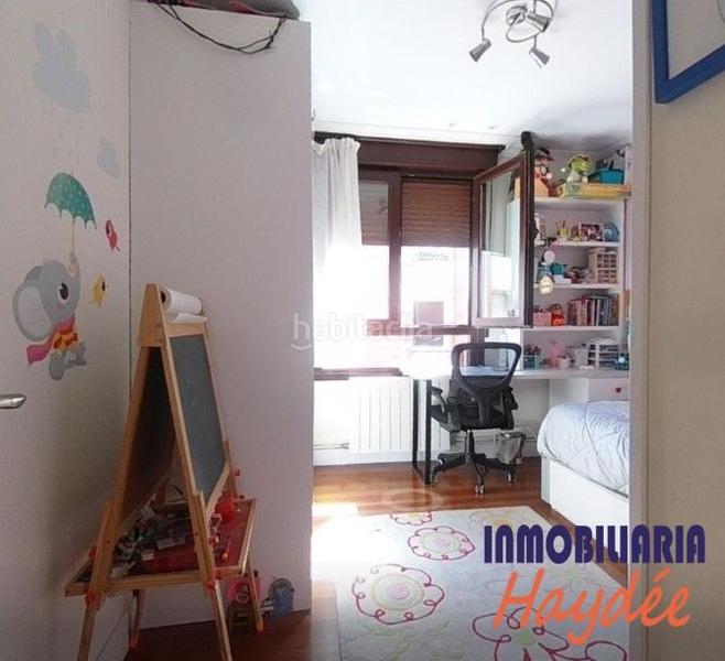 Foto d48f5cf2-5966-4da3-9ac1-fde3c2ddc720. Flat with heating in Las Arenas Getxo