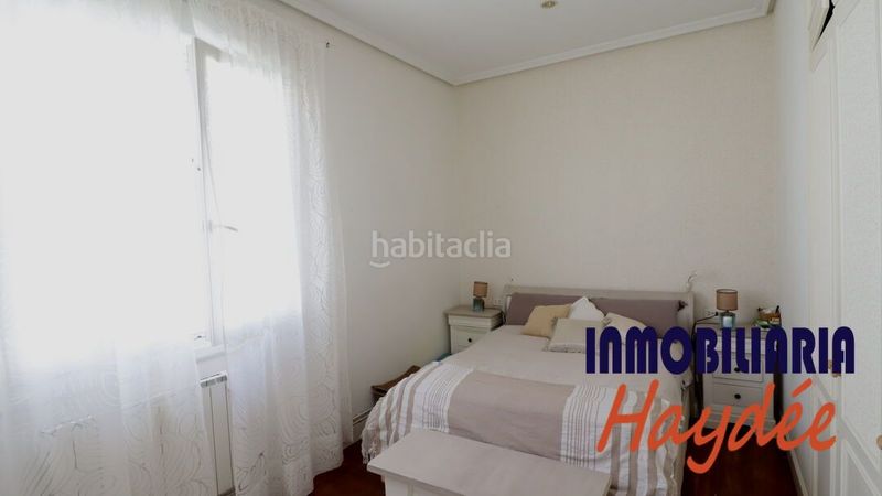 Foto dcd56eb9-3acf-4af5-a973-4f6e21e69d34. Casa adossada amb calefacció a Las Arenas Getxo