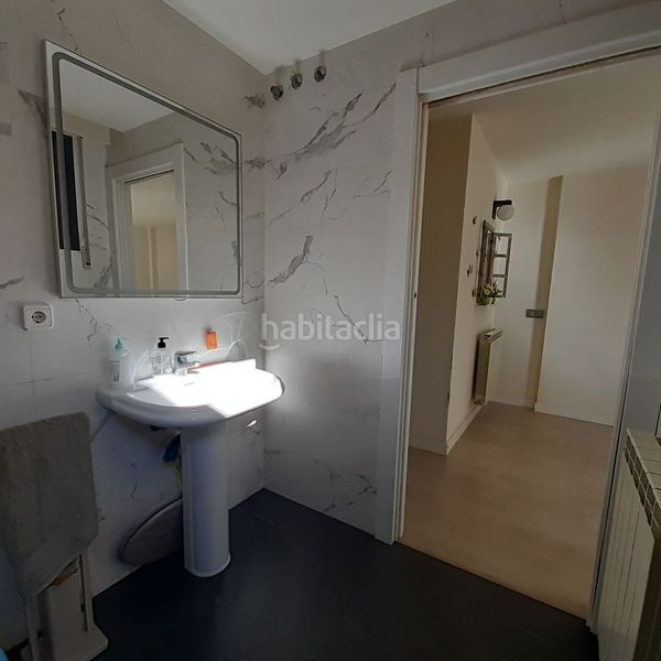 Foto 4ef7ea19-9ded-4b08-b167-cc827c883e35. Casa adossada amb calefacció aparcament a Esteribar