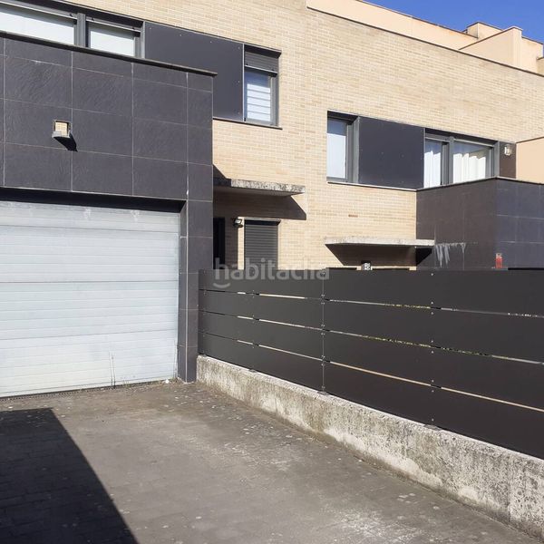 Foto 8ba7772c-c869-4a21-a466-d28dc7446a1e. Casa adossada amb calefacció aparcament a Esteribar