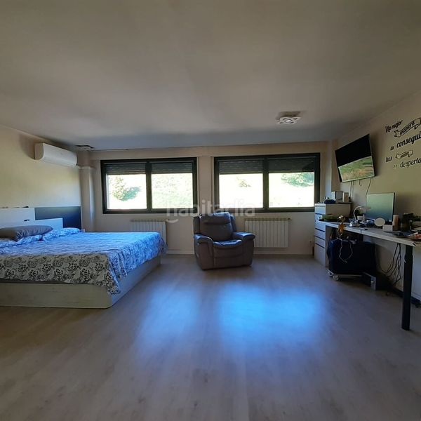 Foto aa2643d8-d9d2-4fe2-8d0c-0e61a77839ff. Casa adossada amb calefacció aparcament a Esteribar