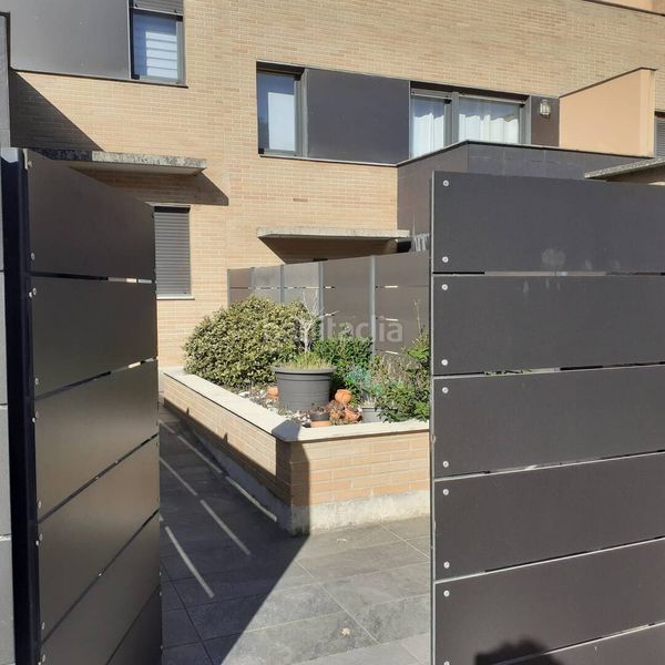 Foto c032c143-1981-46d3-9f1a-409c75b88f3e. Casa adossada amb calefacció aparcament a Esteribar