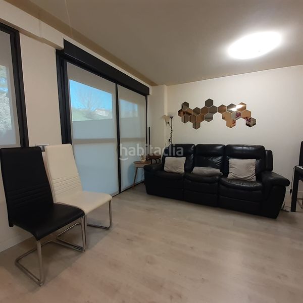 Foto efbed9a9-3d63-41c7-b3af-2b6a4bb089d5. Casa adossada amb calefacció aparcament a Esteribar