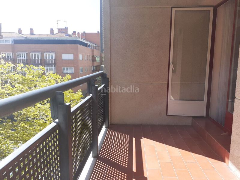 Foto e87f68ce-b302-4ad4-9b56-7a3a9c96ec6a. Pis amb calefacció aparcament a Barañáin / Barañain