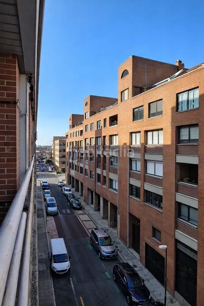 Foto db67ed27-f4ba-4459-b2d0-a72a2823a992. Piso en Barañáin / Barañain