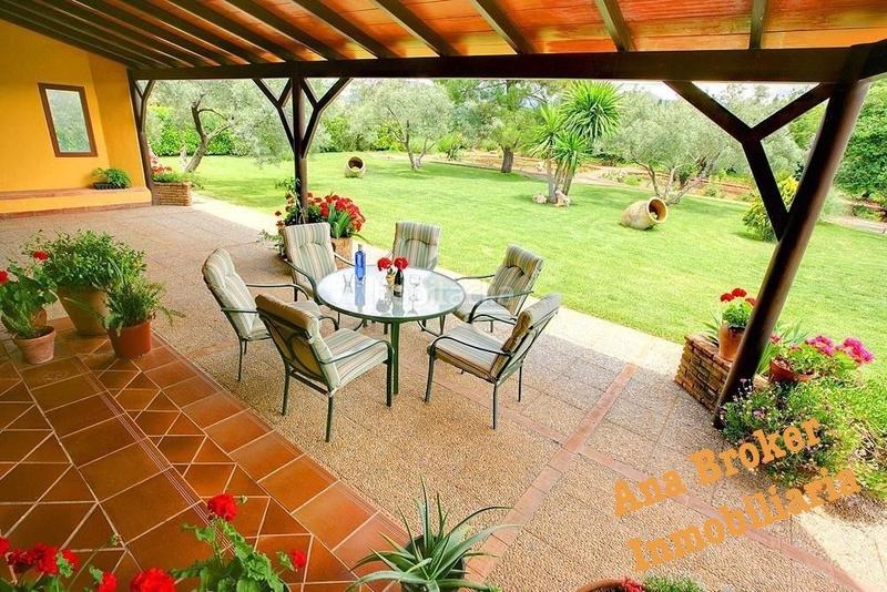 Foto 540d4536-e586-45fc-b329-b0bf73f9056c. Chalet mit heizung parking pool in Arriate