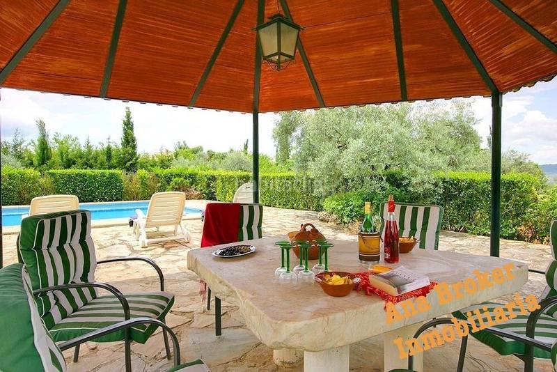 Foto 9a94ce20-50dd-4638-ab23-d56a1e52f7bc. Chalet con riscaldamento parcheggio piscina in Arriate