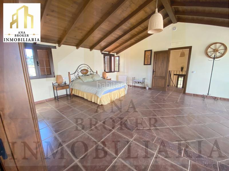 Foto 1a1a596c-28b2-426d-ab67-892633c861ac. Maison avec cheminée chauffage parking piscine dans Marbella