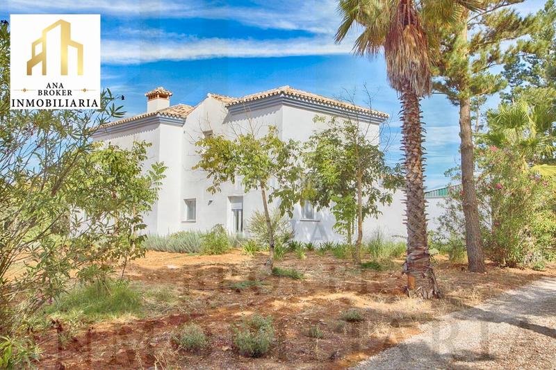 Foto f18e9bc1-2826-45fc-ba03-312905a3d8bf. Chalet in Arriate