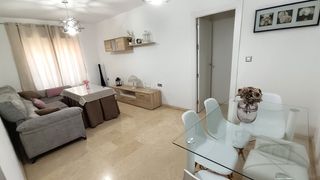 Miete Etagenwohnung  Calle tierno galván