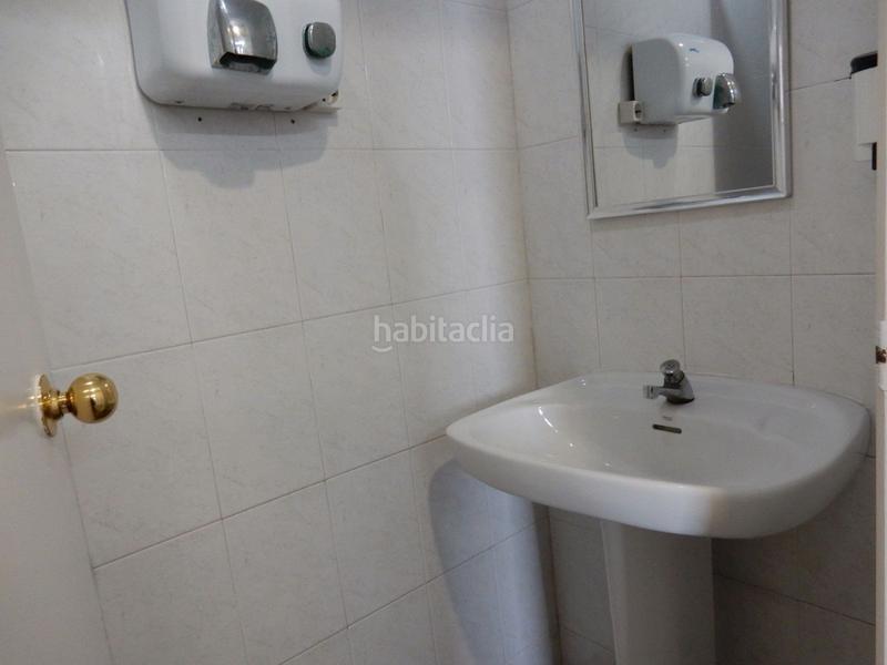 Foto b64459ff-1ce7-45fd-a15e-14c78599e343. Local comercial amb calefacció a Zona Industrial Rubí