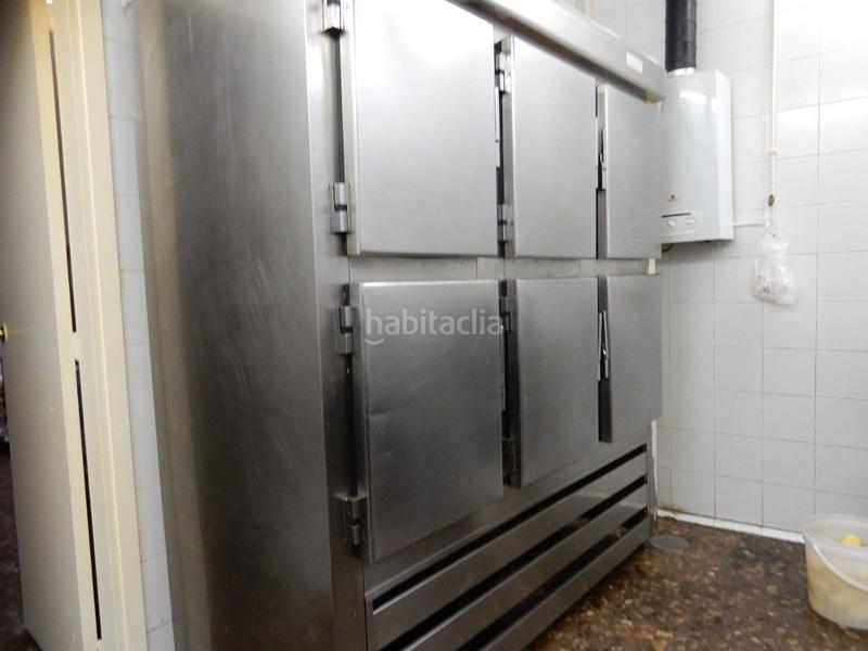 Foto f1bf727e-df7b-49c7-b840-f9dd83f428a3. Local comercial amb calefacció a Zona Industrial Rubí