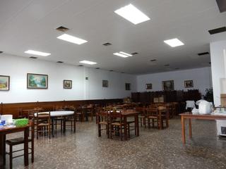 Local Comercial a Zona Industrial. En funcionamiento